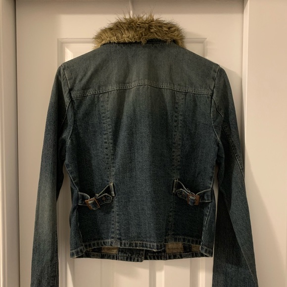 Fur collar denim jacket - Picture 2 of 4